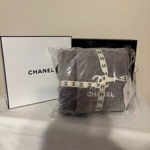 NWT CHANEL TOWELS (2pcs) Large Body Bath & Face Towel Embroidered + CC Box